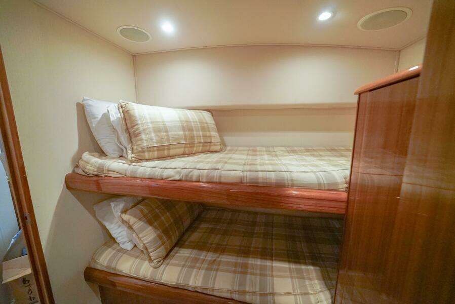 2007 Viking 45 Convertible Bad Habits