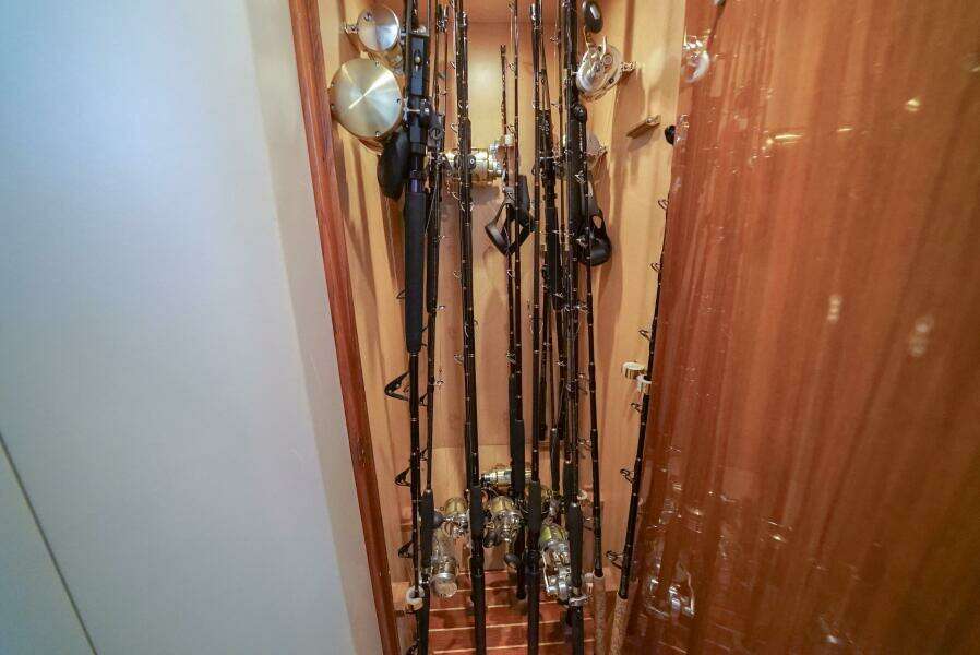 2007 Viking 45 Convertible Bad Habits