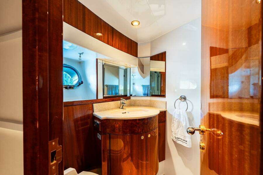 2007 Mystica Skylounge