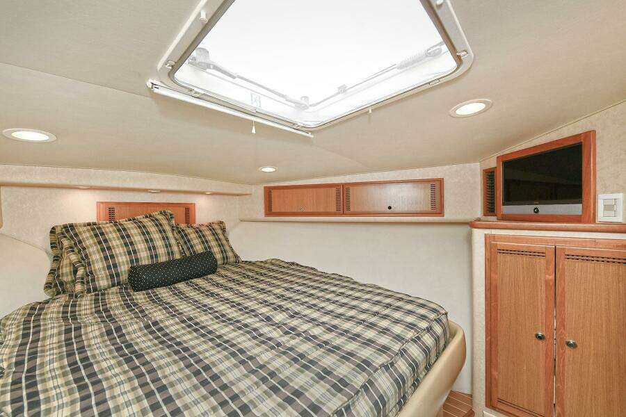 2007 Cabo Express with Tower