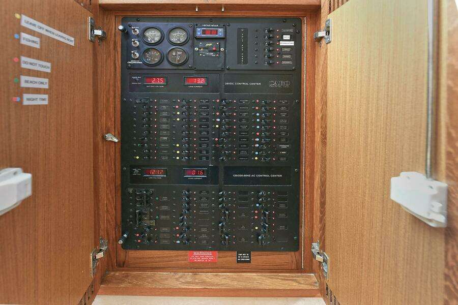 2007 Cabo Express with Tower