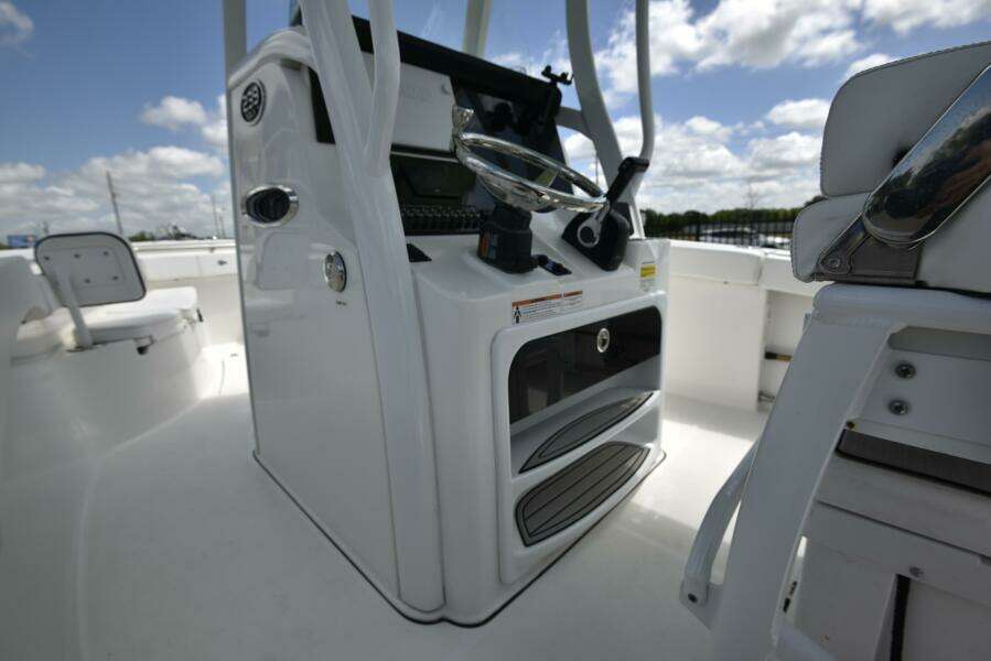 2023 Sea Pro 239 Deep V DLX