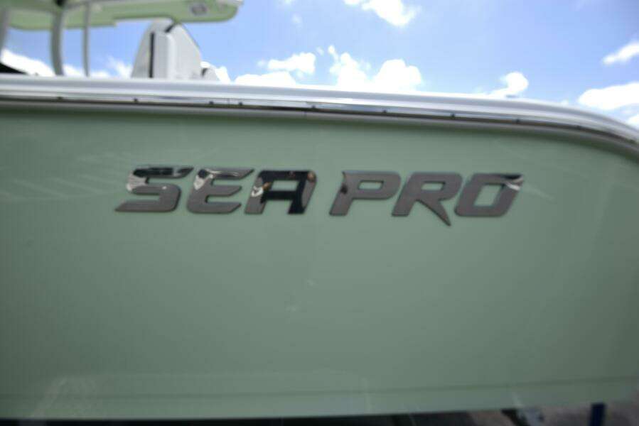 2023 Sea Pro 239 Deep V DLX