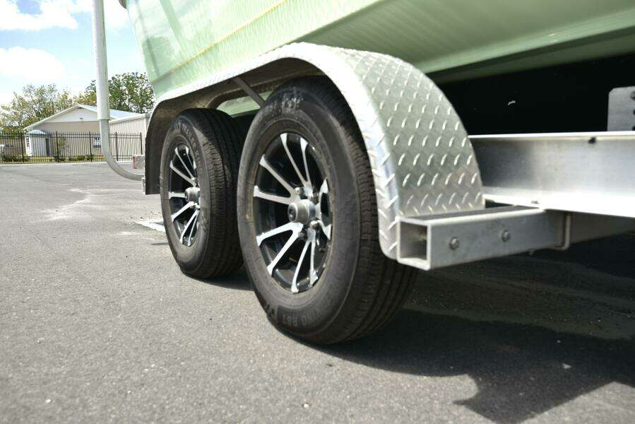 2023 Sea Pro 239 Deep V DLX