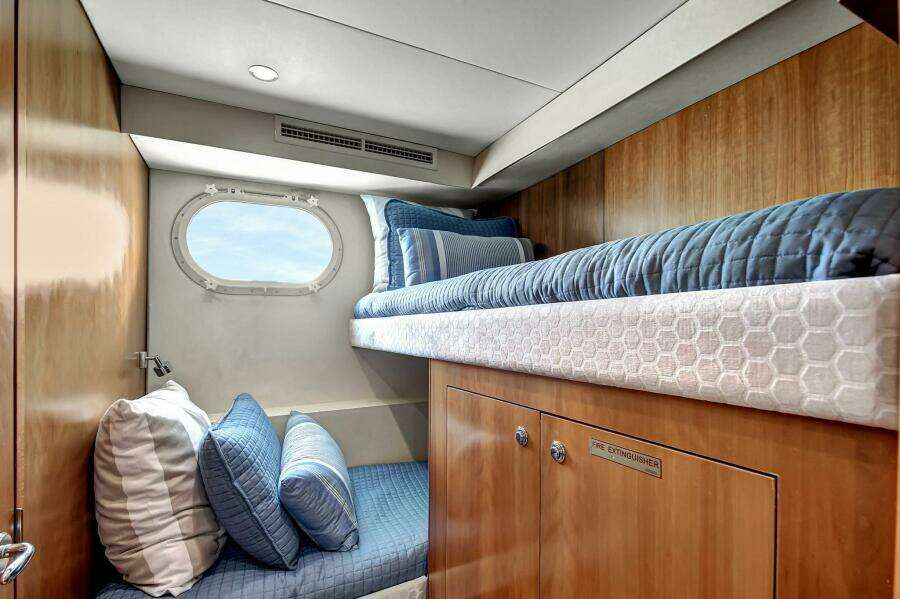 036 Lower Deck Midship 5yh Guest Stateroom