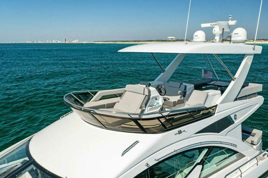2023 Cruisers Yachts 60 Cantius Fly- Flybridge