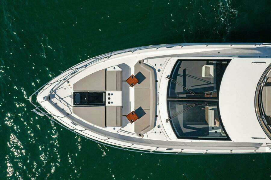 2023 Cruisers Yachts 60 Cantius Fly  Bow 5