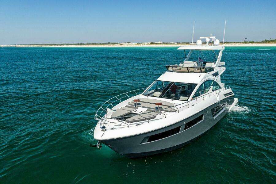 2023 Cruisers Yachts 60 Cantius Fly- Port Bow