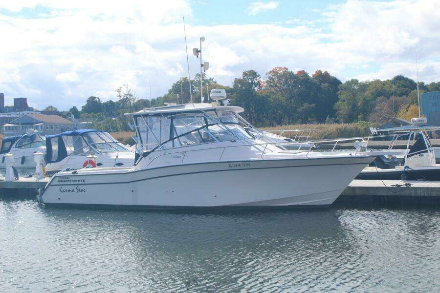 2001 Grady-White 330 Express