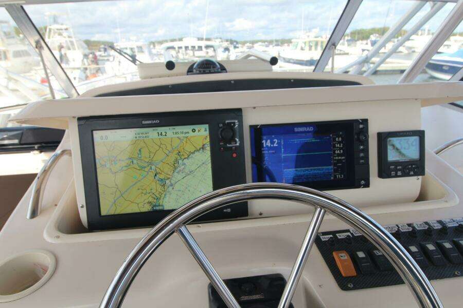 2001 Grady-White 330 Express