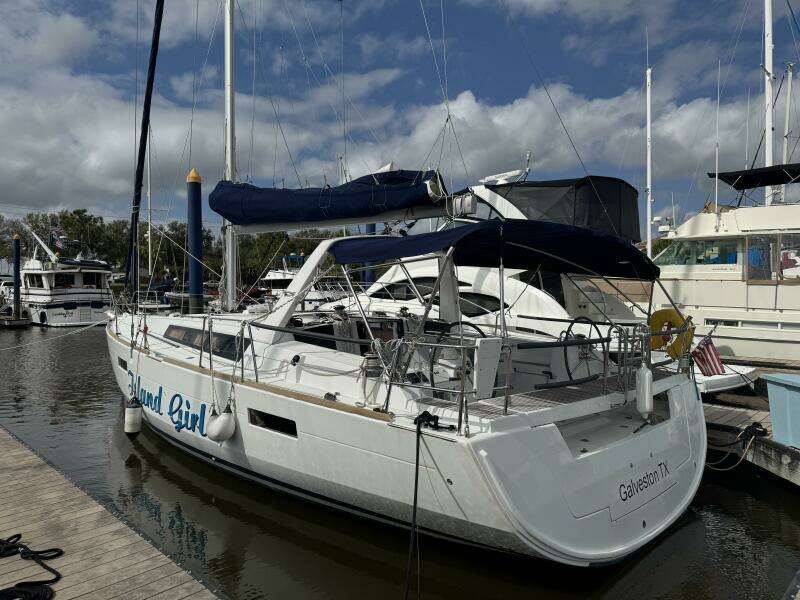 2015 Beneteau Oceanis 45