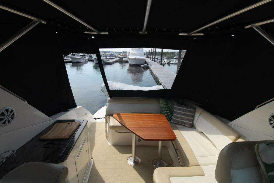 2014 Sea Ray 350 Sundancer