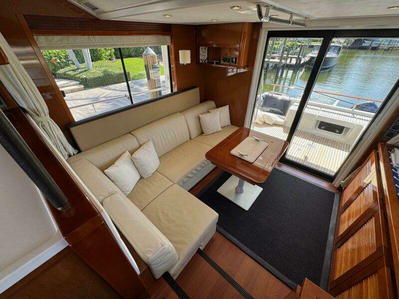 2017 Beneteau Swift Trawler 50 -Salon