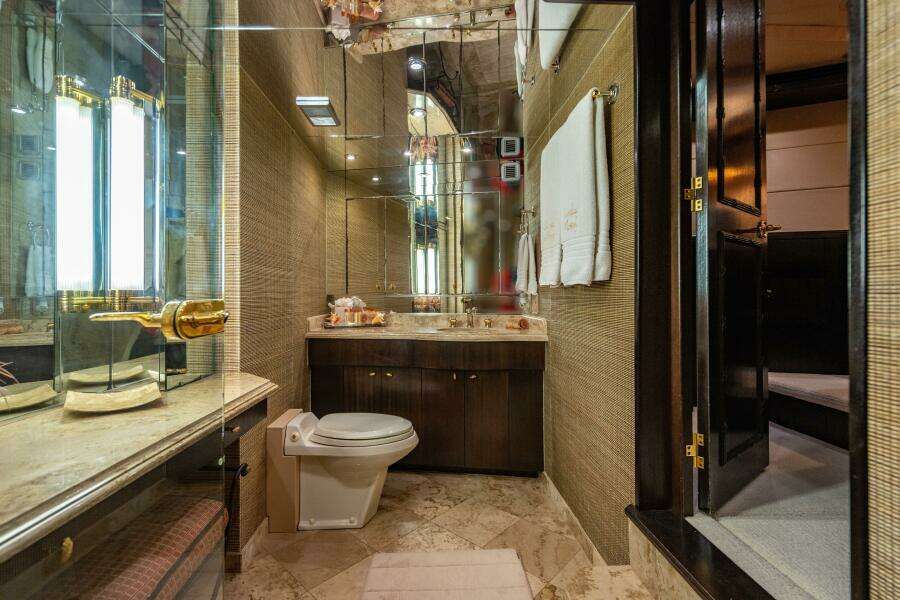 2001 Hatteras 100 Motor Yacht