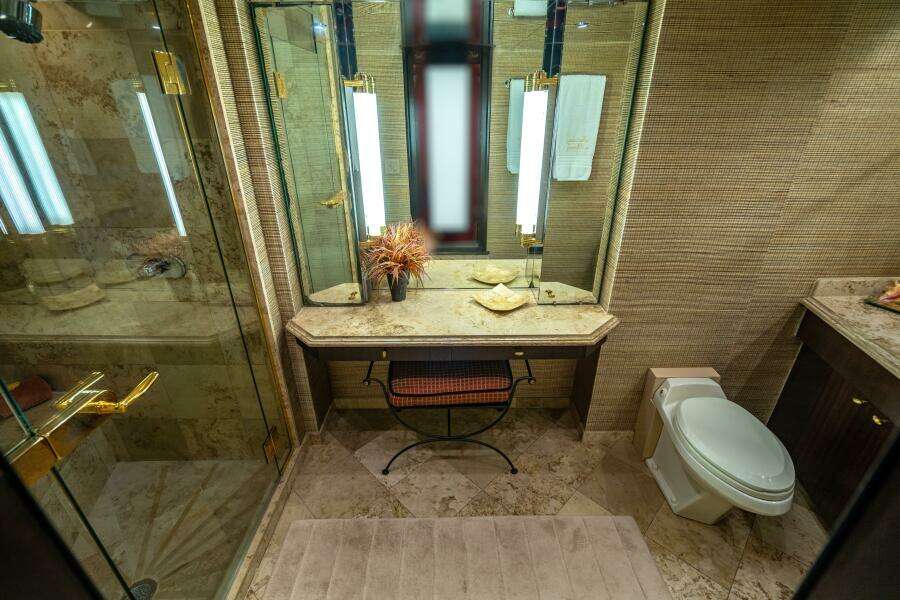 2001 Hatteras 100 Motor Yacht