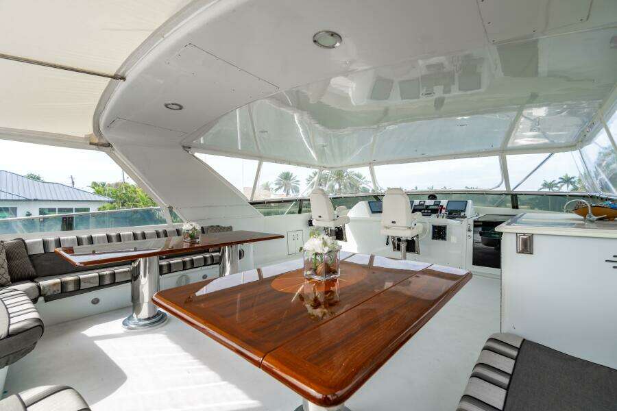 2001 Hatteras 100 Motor Yacht