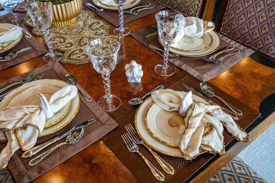 2001 Hatteras 100 Motor Yacht