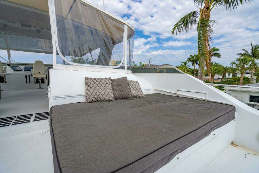 2001 Hatteras 100 Motor Yacht