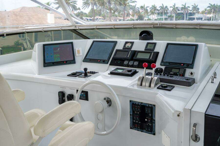 2001 Hatteras 100 Motor Yacht