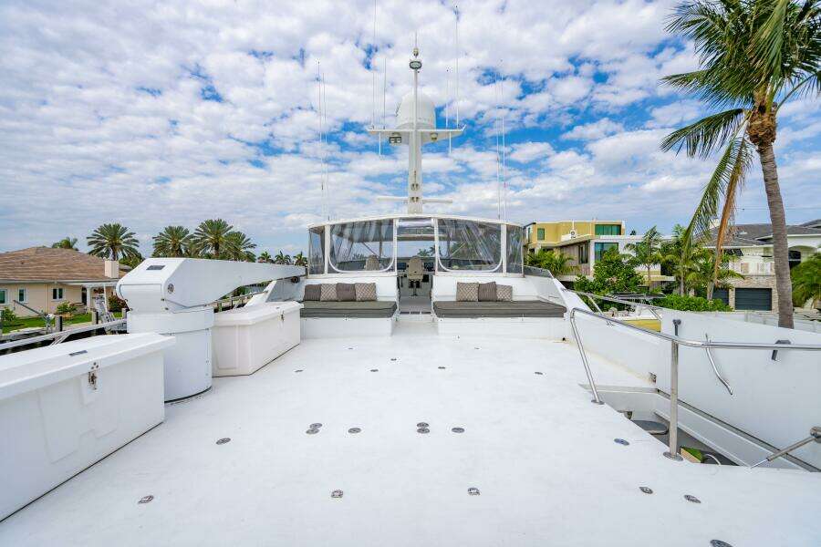 2001 Hatteras 100 Motor Yacht