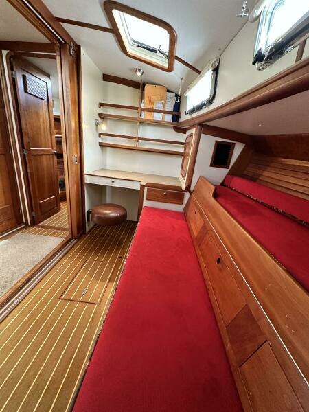 2005 Legacy 42 Express Cruiser