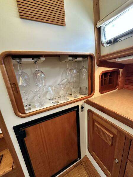 2005 Legacy 42 Express Cruiser