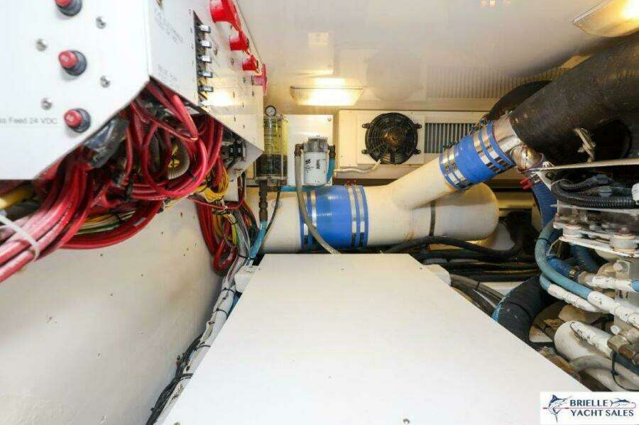 2005 Viking 45 Convertible