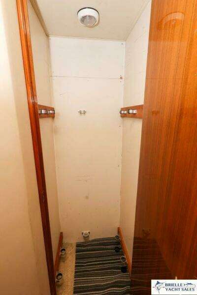 2005 Viking 45 Convertible