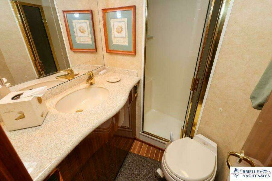 2005 Viking 45 Convertible