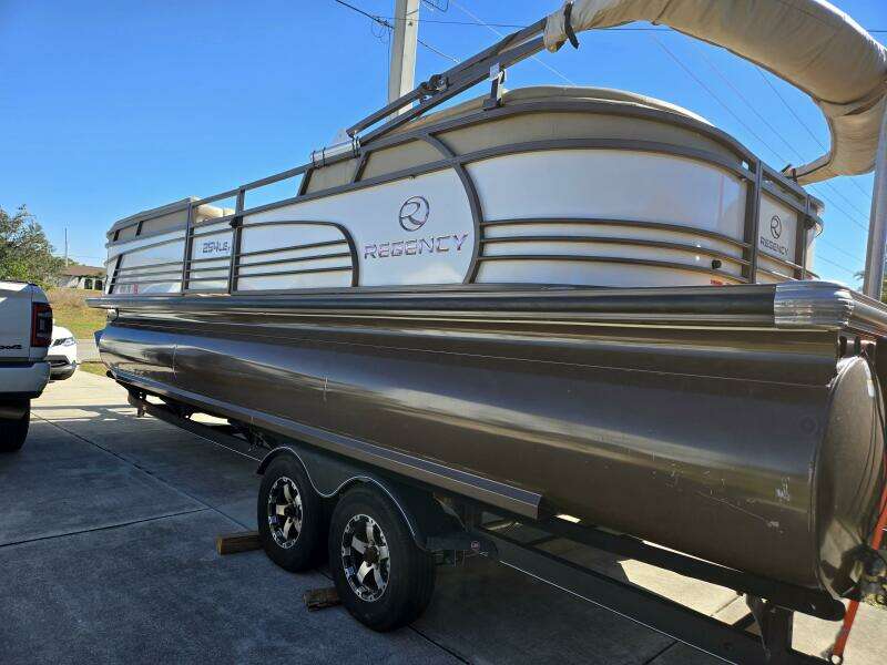 2017 Regency 254 LE3