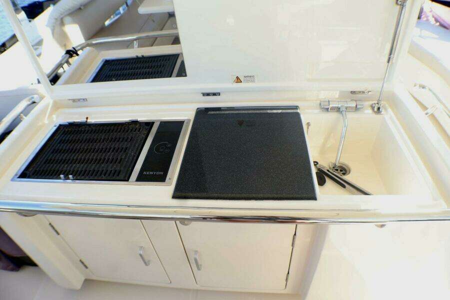 2018 Aquila 44 Catamaran- Flybridge/ grill