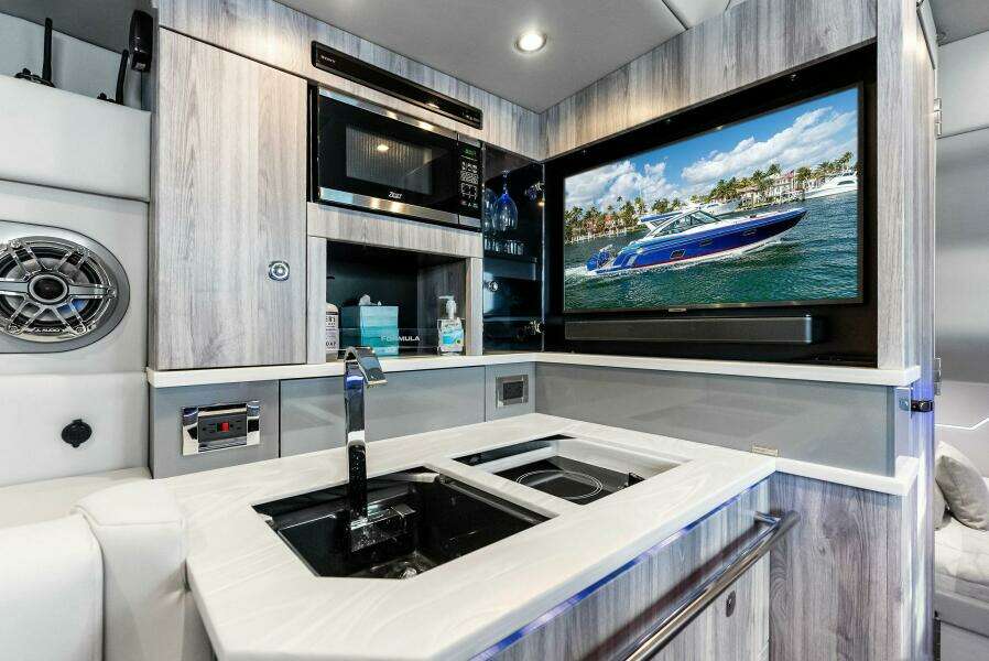 2022 Formula 430 Super Sport Crossover