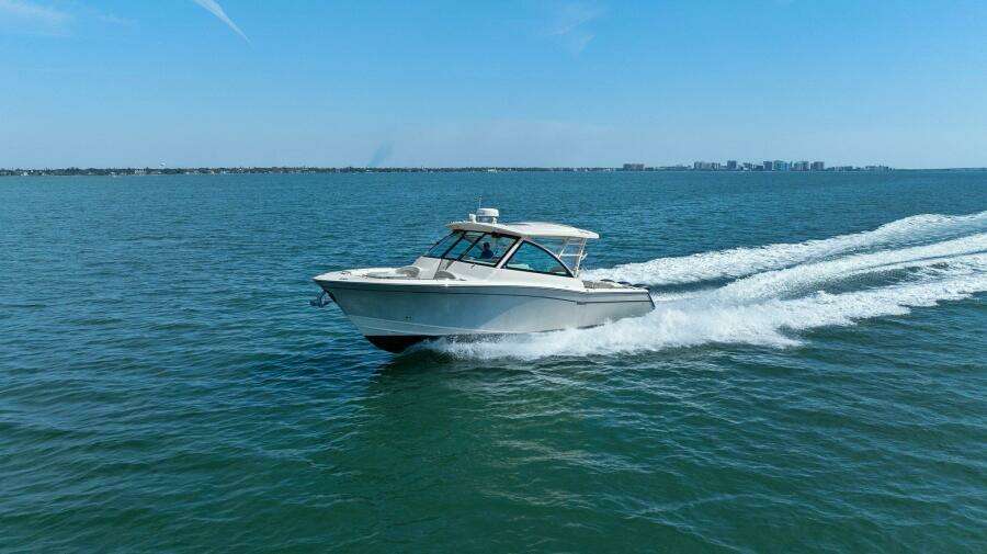 2016 375 Grady-White Freedom