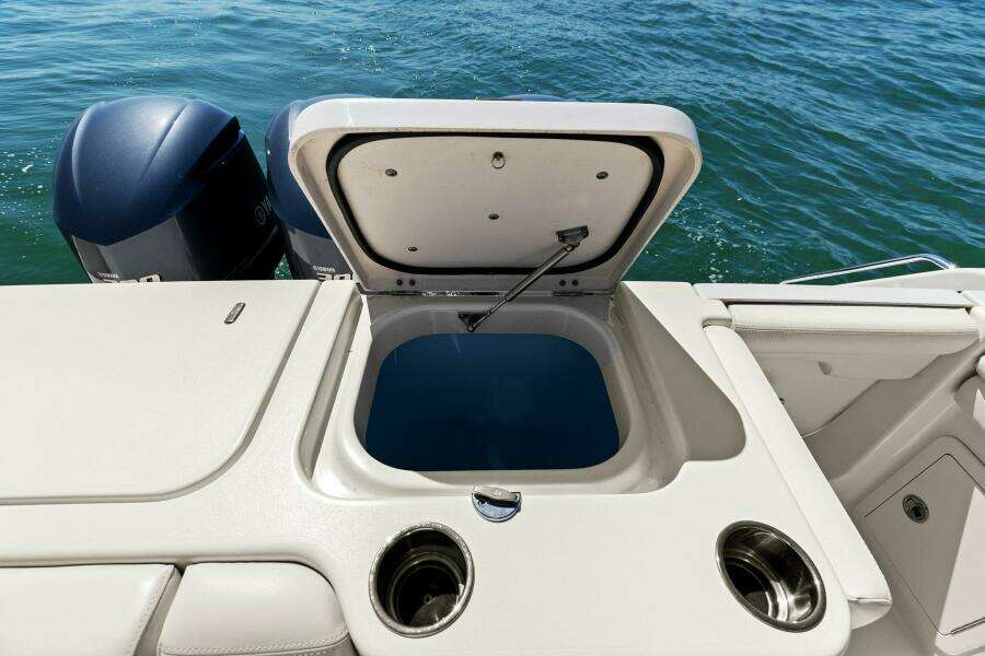 2016 375 Grady-White Freedom