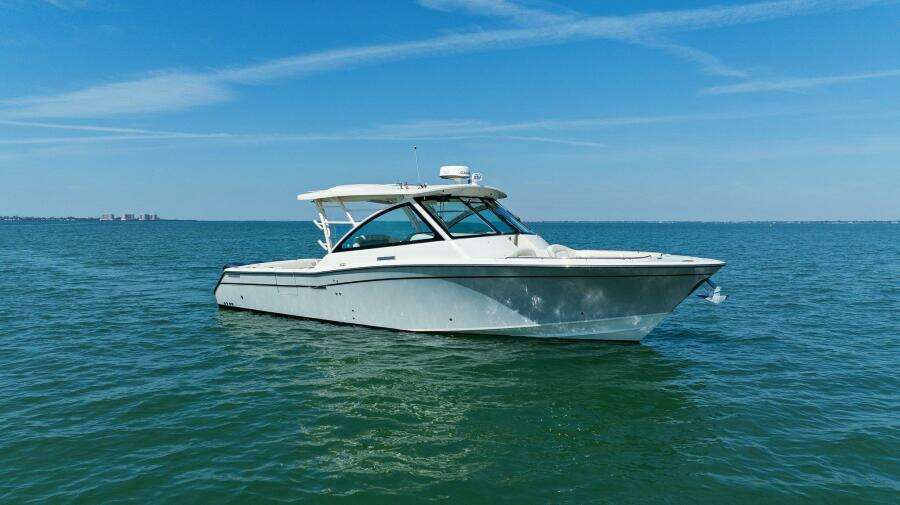 2016 375 Grady-White Freedom