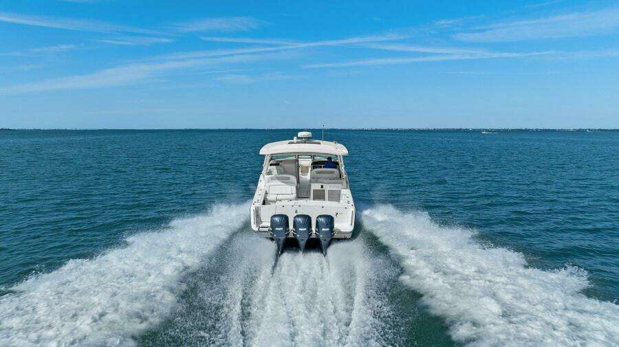 2016 375 Grady-White Freedom