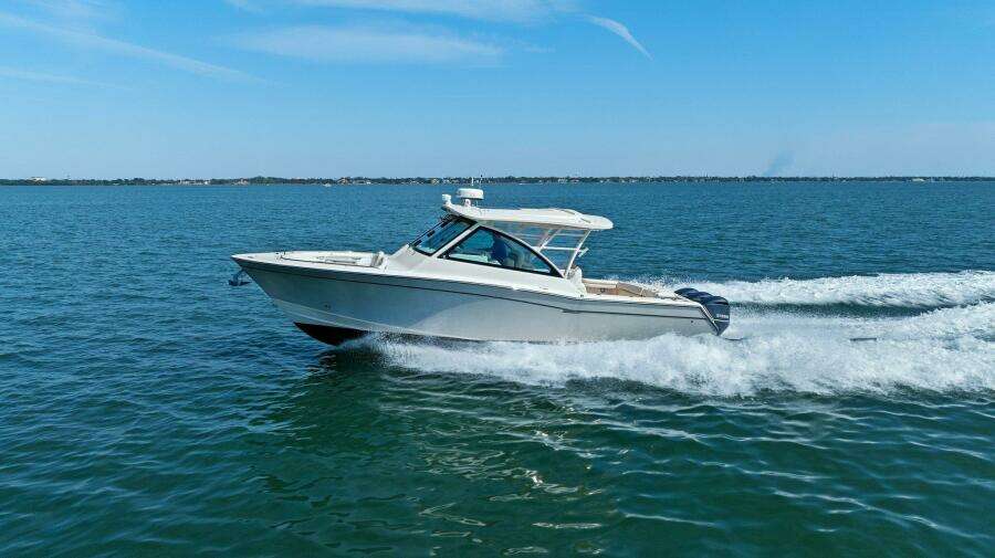 2016 375 Grady-White Freedom