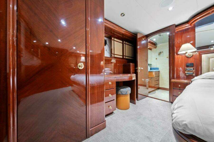 2006 Cheoy Lee Motoryacht