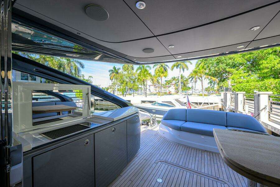 Princess V55 Ladybird - Aft Deck