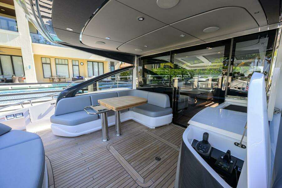 Princess V55 Ladybird - Aft Deck