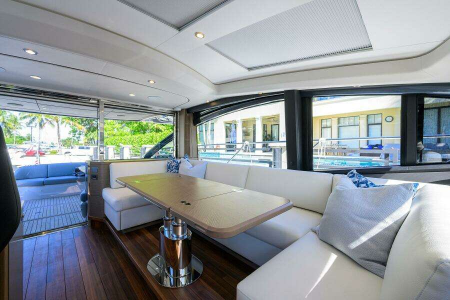 Princess V55 Ladybird - Salon