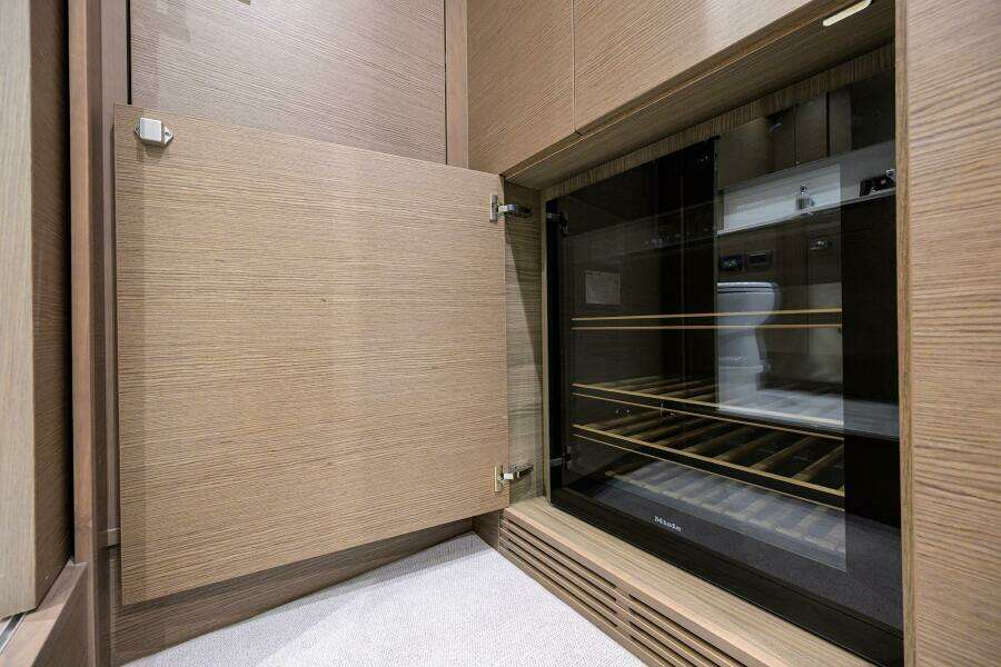 Princess V55 Ladybird - Master Stateroom