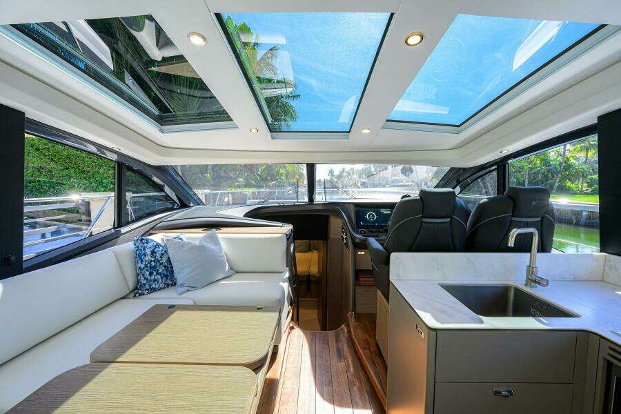 Princess V55 Ladybird - Galley