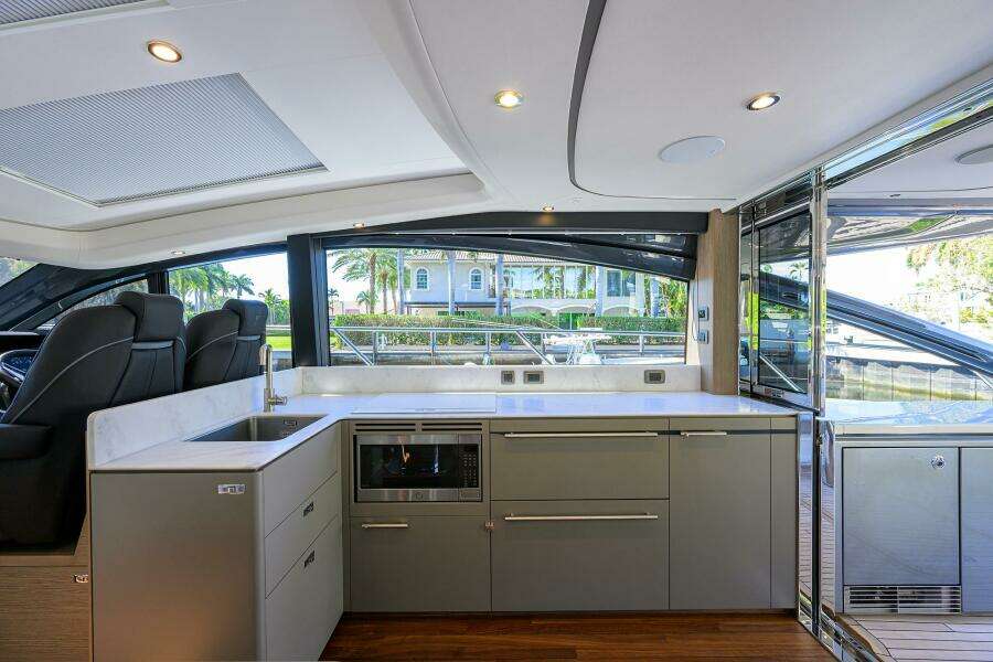 Princess V55 Ladybird - Galley