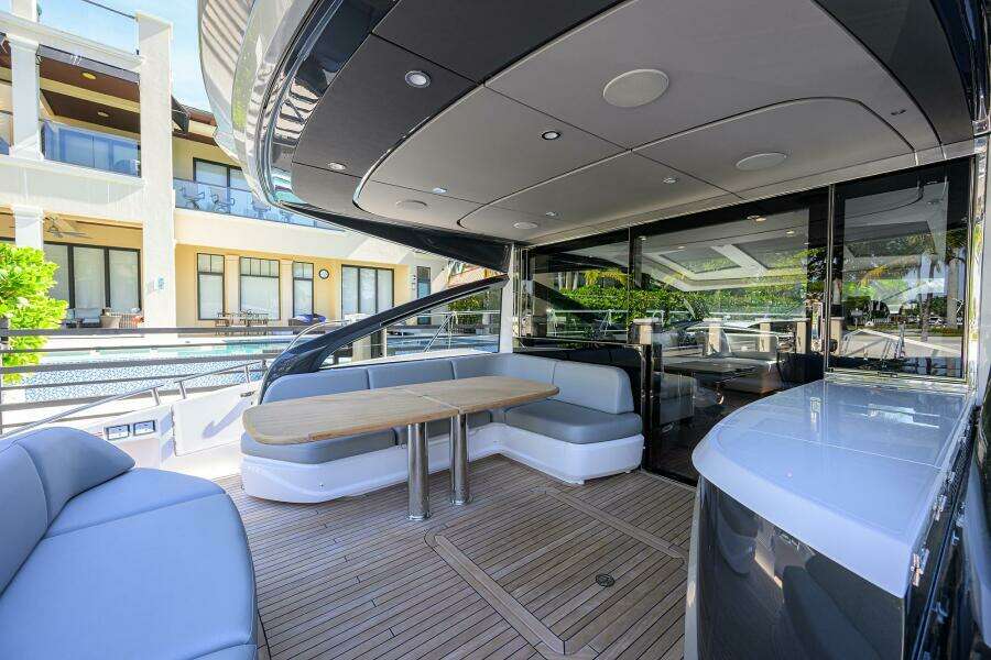 Princess V55 Ladybird - Aft Deck