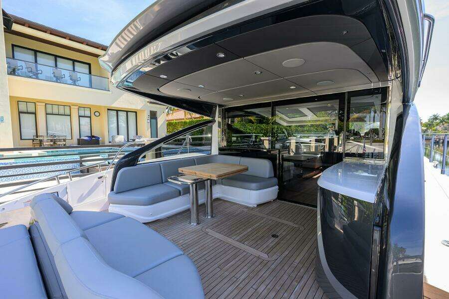 Princess V55 Ladybird - Aft Deck