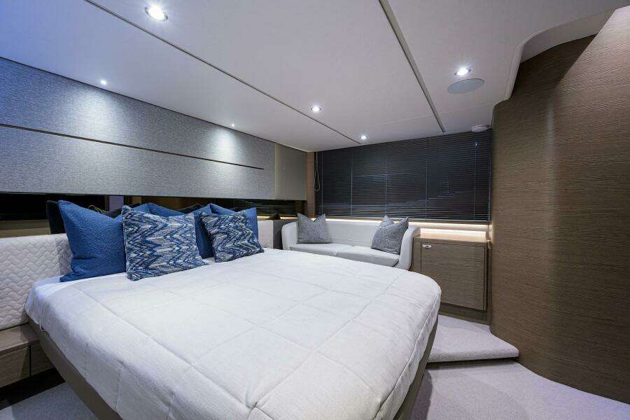 Princess V55 Ladybird - Master Stateroom