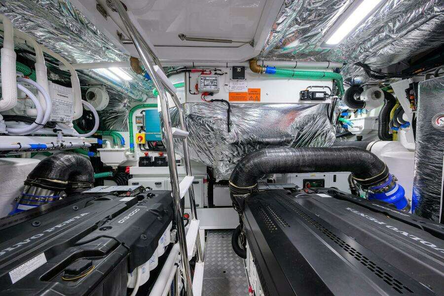 Princess V55 Ladybird - Engine Room