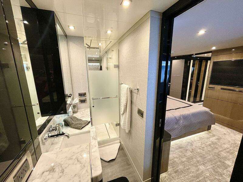 2021 Hargrave Skylounge Flush Deck