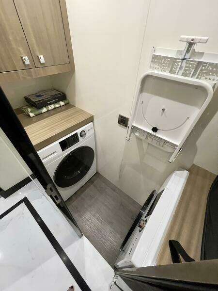 2021 Hargrave Skylounge Flush Deck